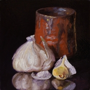 211228-garlic-with-a-ceramic-cup-6x6