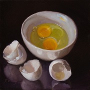 220828-cracked-eggs-in-a-bowl-8x8