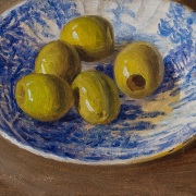 241010-olives-on-a-blue-and-white-saucer-7x5