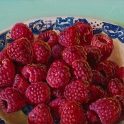 251020-raspberries-in-a-blue-and-white-bowl-7x5