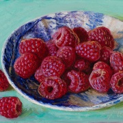 251020-raspberries-on-a-blue-and-white-saucer-7x5